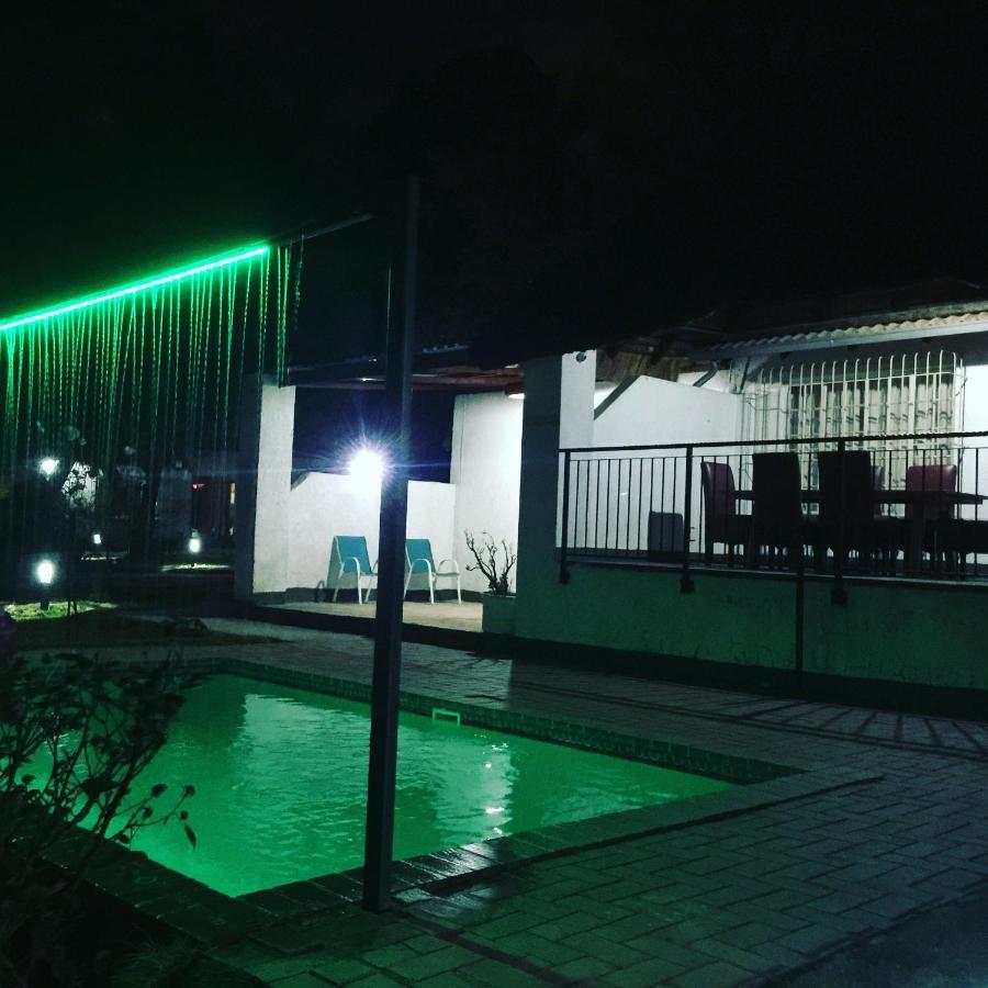 Simbasun Cottages Midrand Exterior foto
