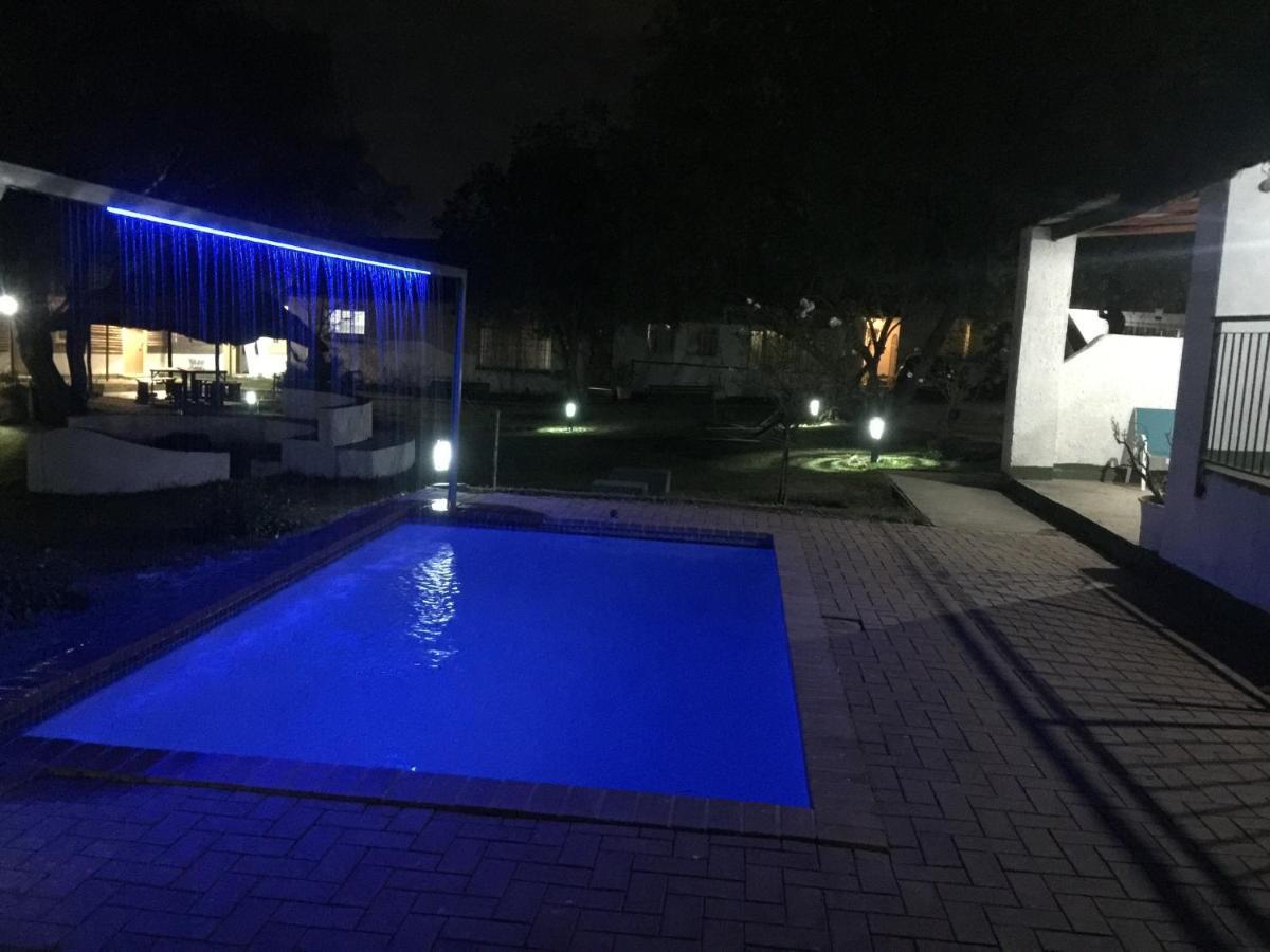 Simbasun Cottages Midrand Exterior foto