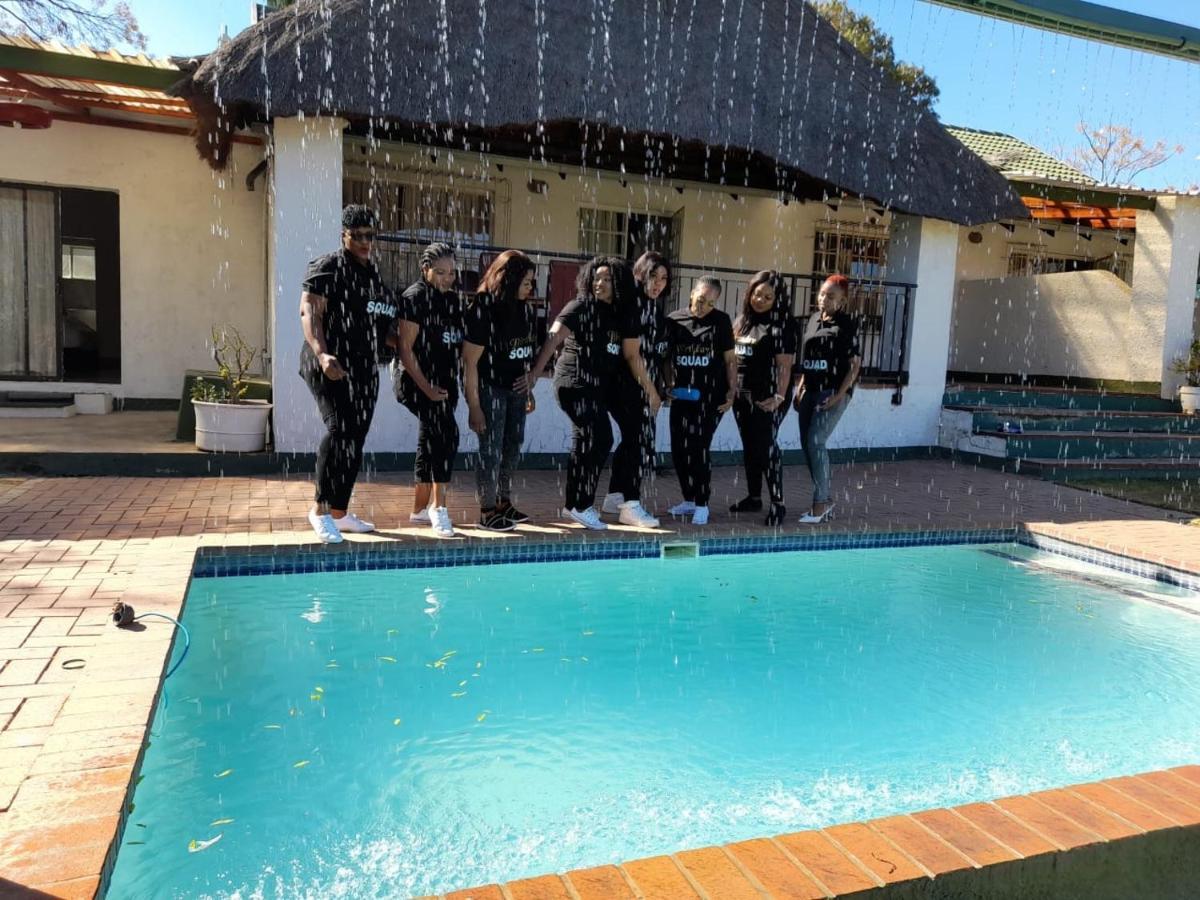 Simbasun Cottages Midrand Exterior foto