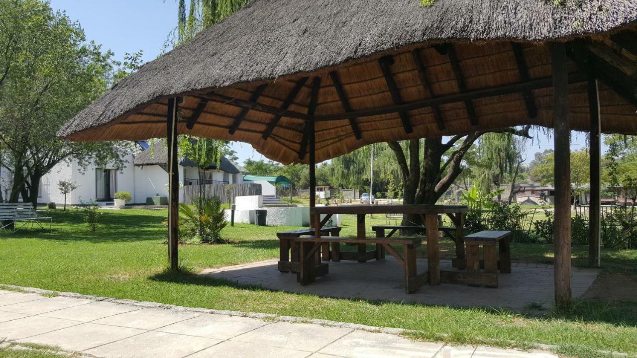 Simbasun Cottages Midrand Exterior foto